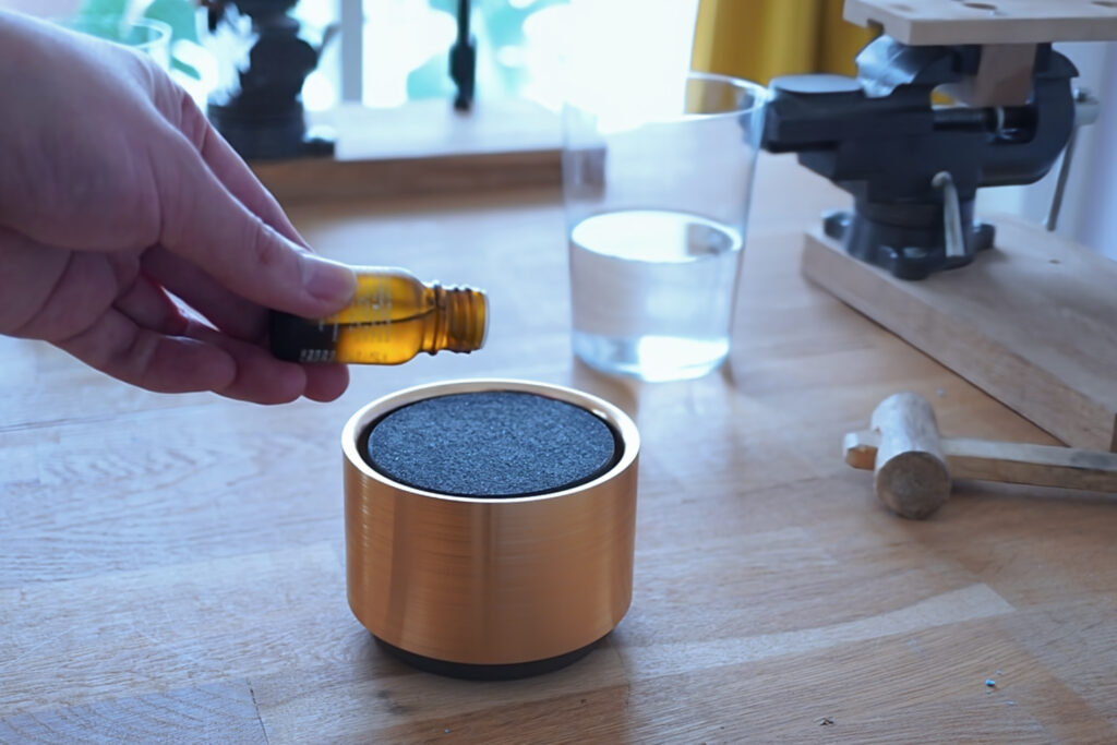 ふたりで制作する結婚指輪の
作業用のアロマオイルの画像