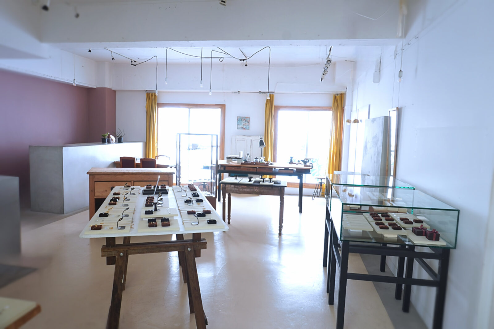Decorate Me外観｜福岡・薬院のレトロな建物　店内