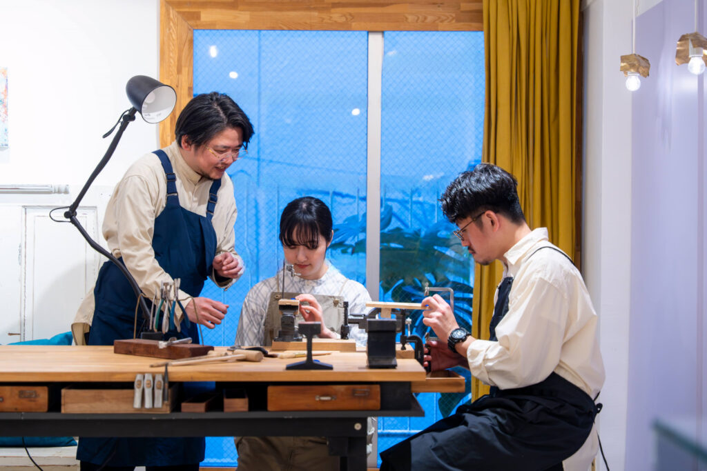 手作り結婚指輪の体験の様子