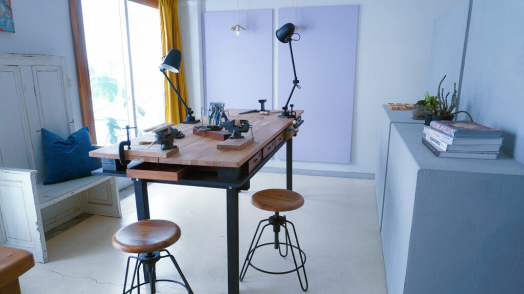 福岡・薬院にあるデコレイトミーアトリエの店内