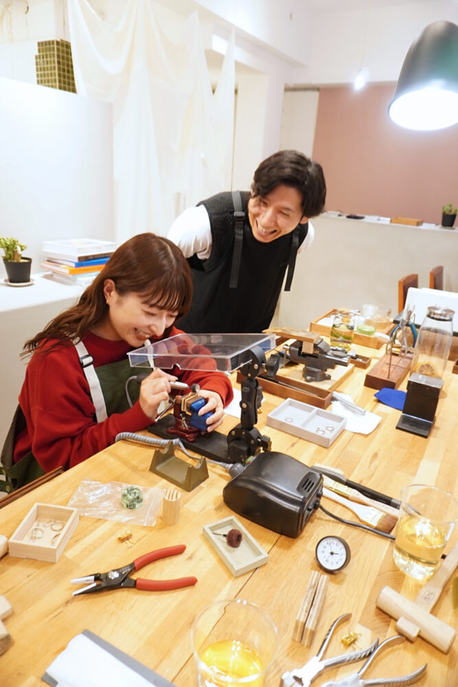 ピカピカに磨いている様子