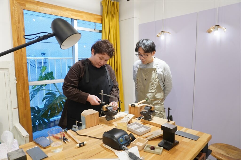 結婚指輪をふたりで作る