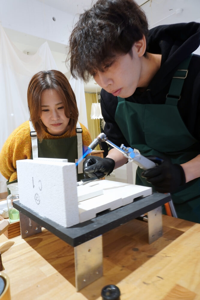 バーナーで作業