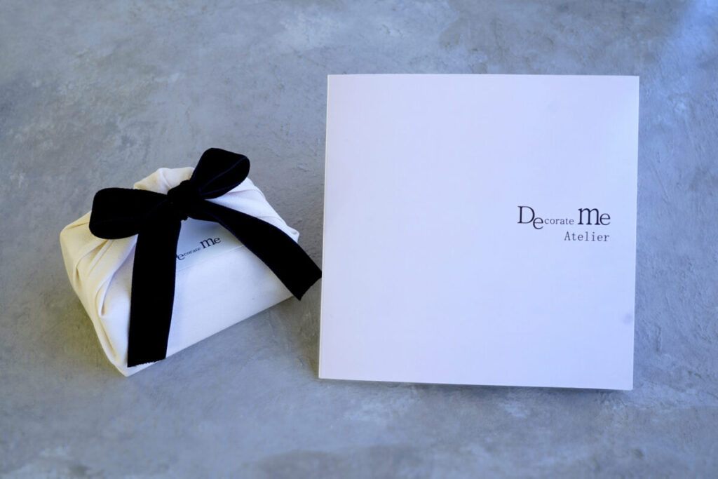 手作り結婚指輪の作業中の風景と思い出が一冊になったフォトブック