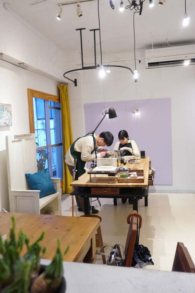 福岡の結婚指輪が手作りできる工房
デコレイトミーの店内