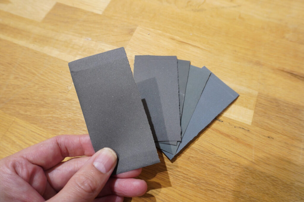 手作り結婚指輪の研磨工程で使用する紙やすりの番手の違い