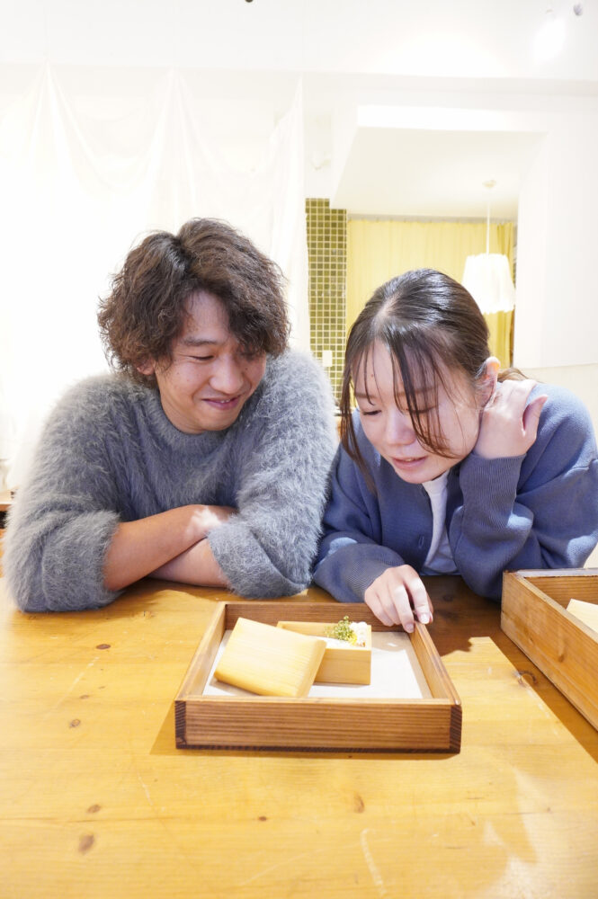 完成した木目デザインの手作り結婚指輪 熊本カップル 福岡
