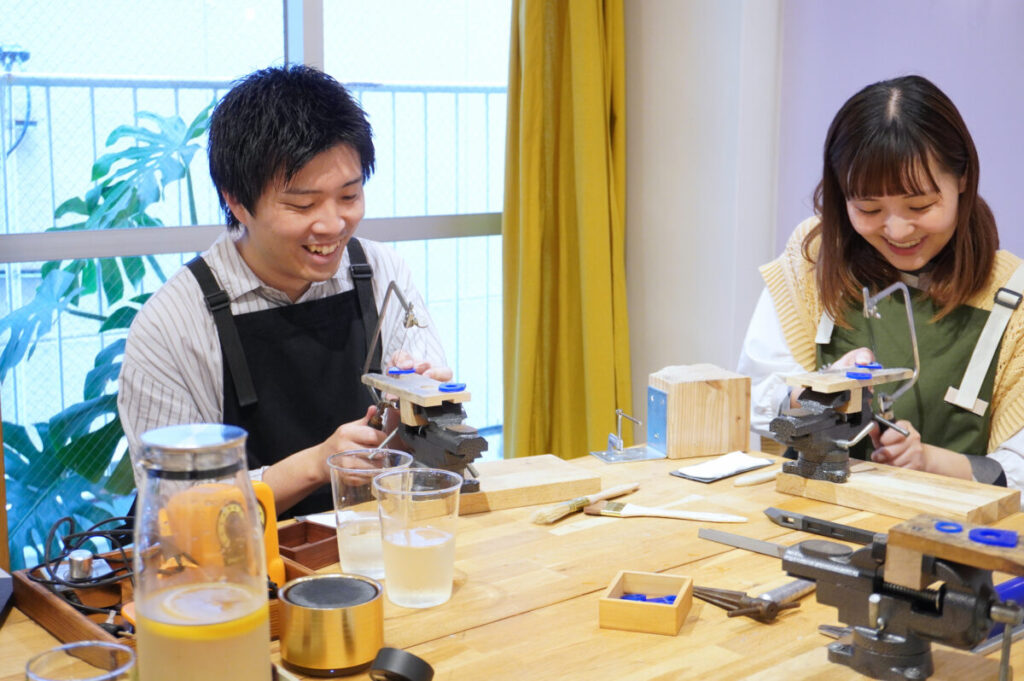 ワックスコースで結婚指輪制作を開始する様子 福岡アトリエ