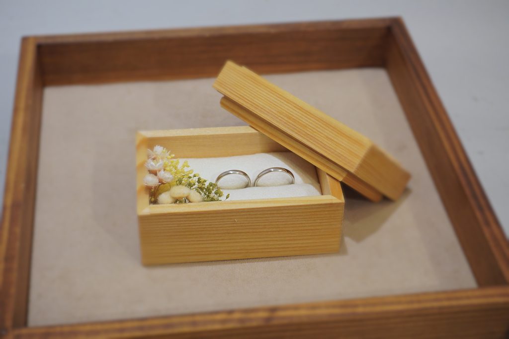福岡旅行で二人が手作りしたプラチナの結婚指輪